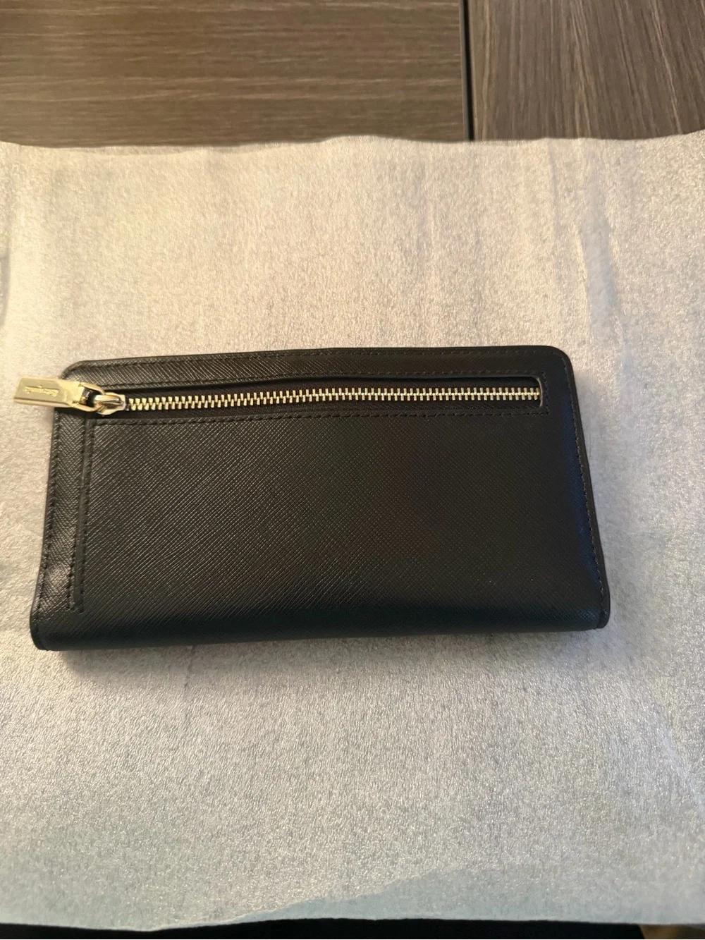 kate spade Black Leather Slim Wallet with Gold Logo. Excellent condition